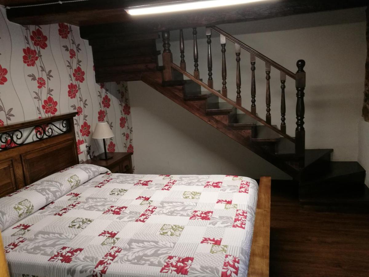 Casa De Los Somoza Melide Extérieur photo